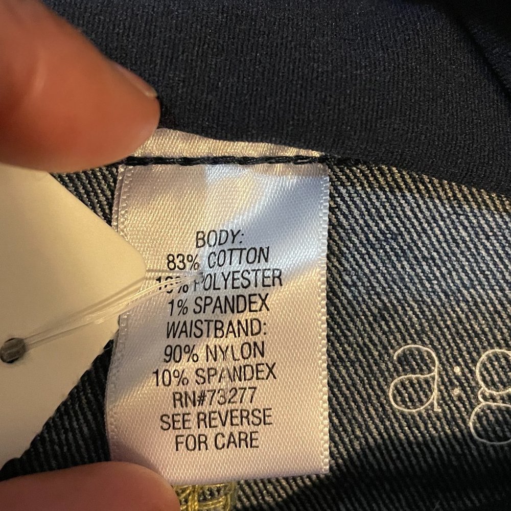 Maternity Jeans - Picture 5 of 9